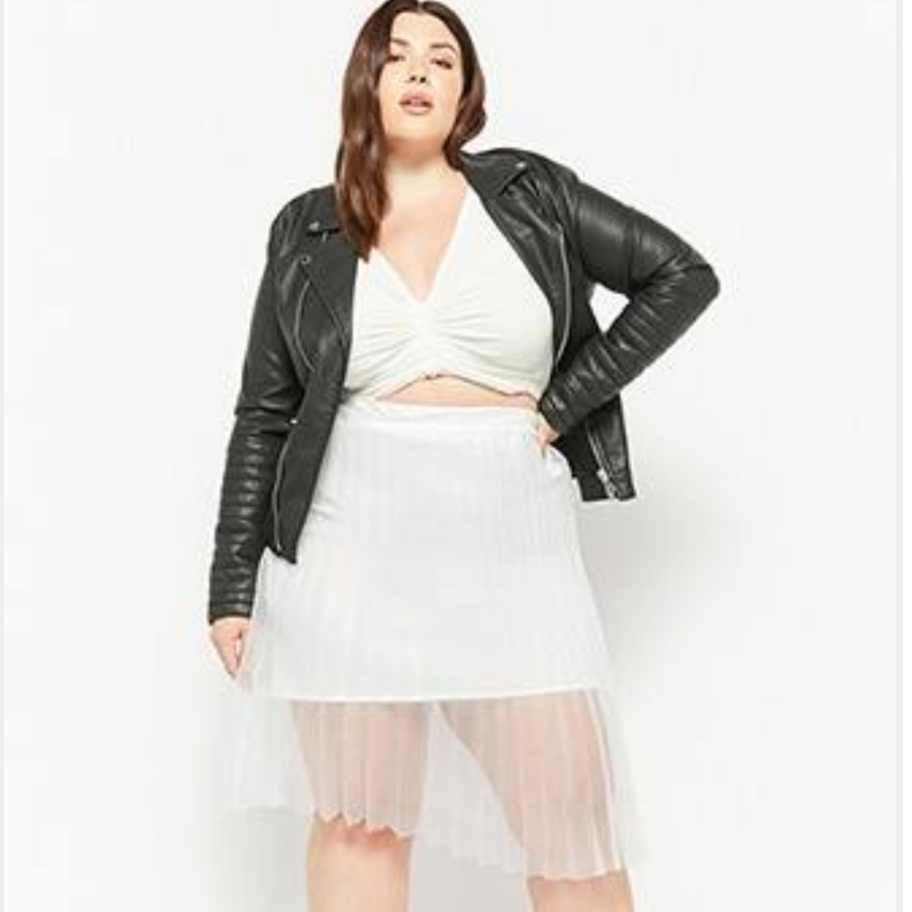 Forever 21 Women’s pleated skirt